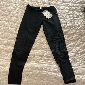 Lorna Jane NWT riri core full length size M